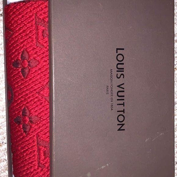NEW Louis Vuitton Scarf - Picture 5 of 5